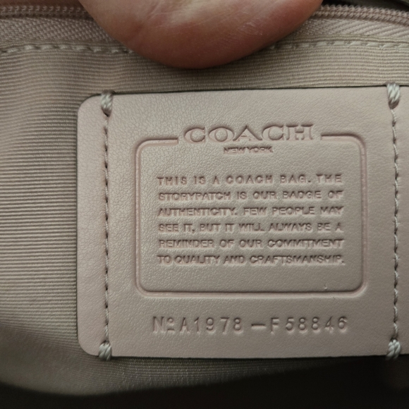 Large Coach Hand Bag - Picture 4 of 6